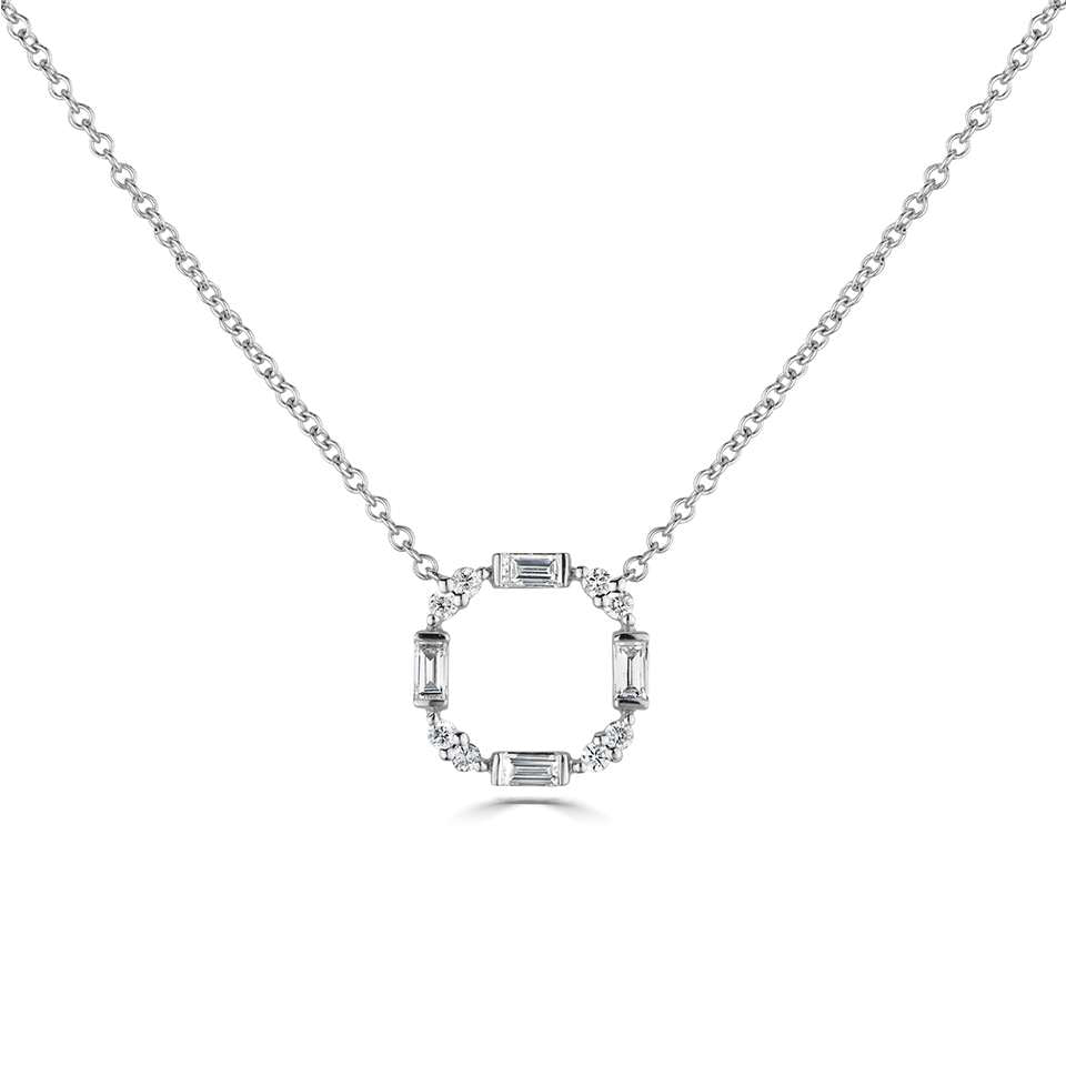 Round circle hot sale diamond necklace